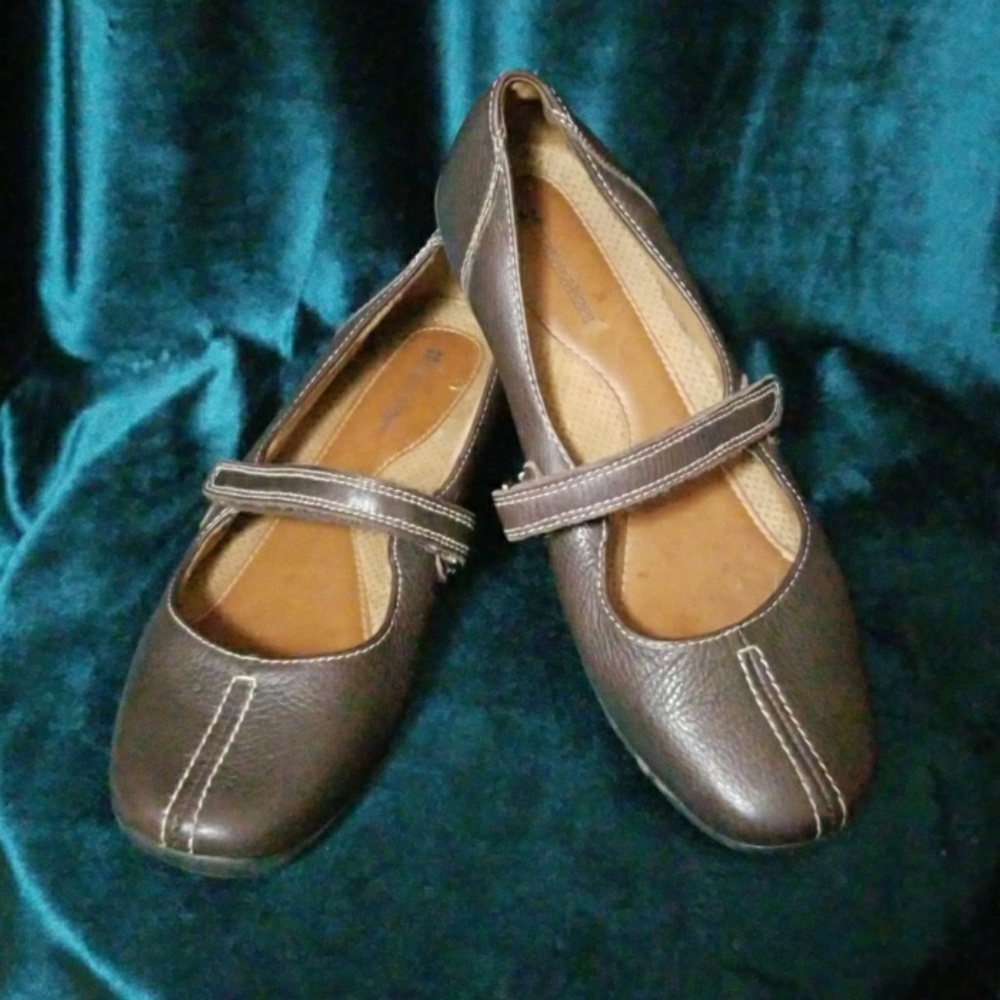 Naturalizer Brown shoes
